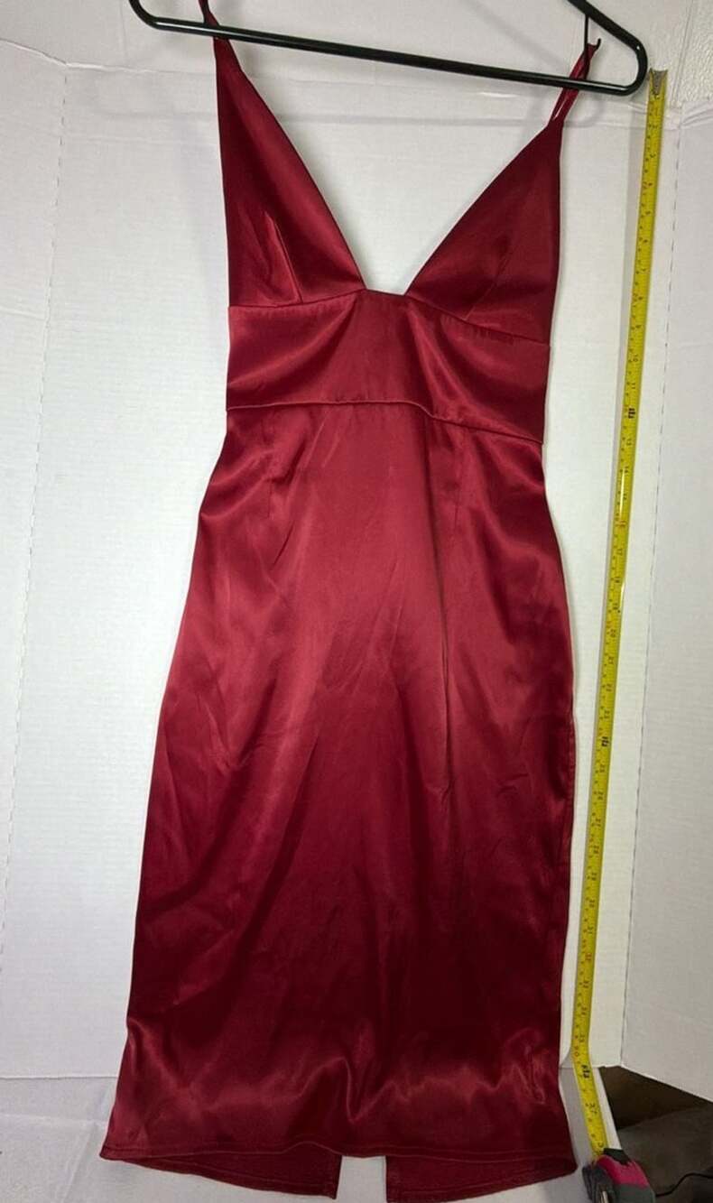 Makers of Dreams Satin V-Neck Midi Dress Size M Red